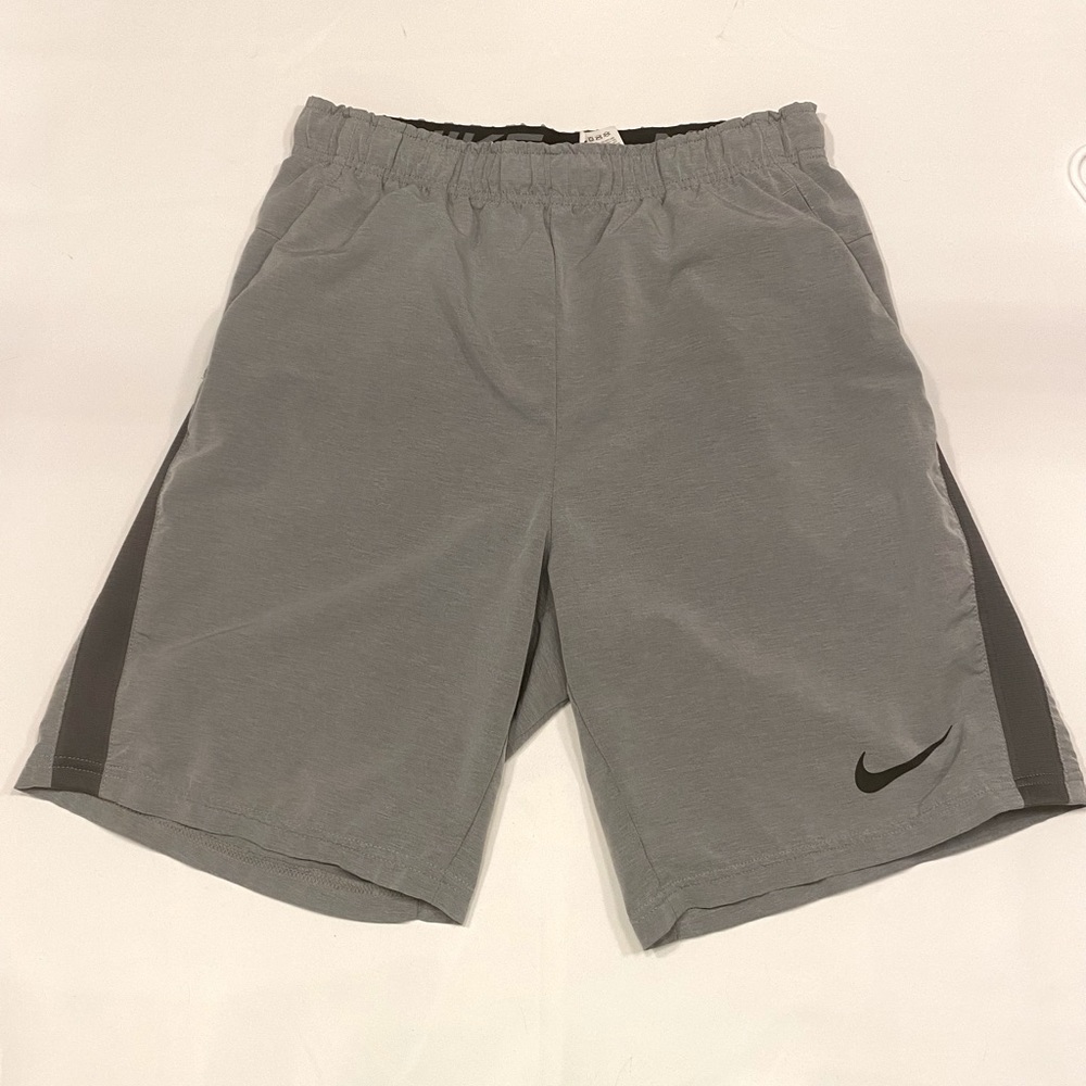 Men’s Nike Brand Dri-FIT Flex Grey Training Athletic Shorts Size Medium Tall